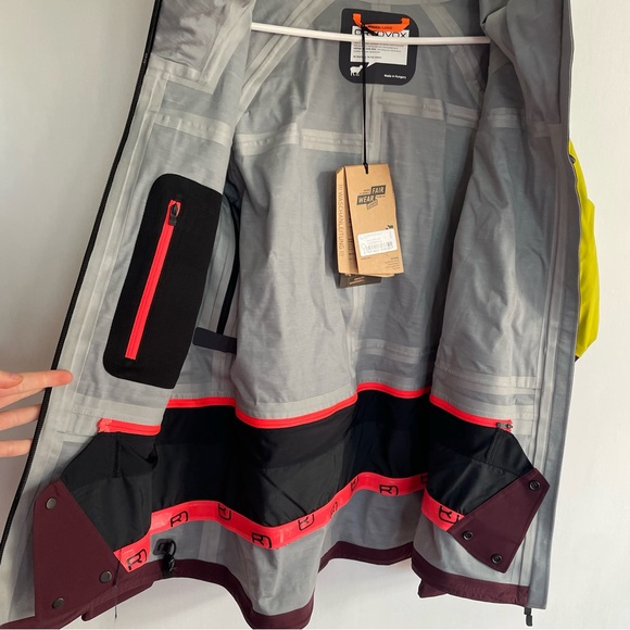 NWT Ortovox Women 3L Gaurdian Shell Jacket Dark Wine Green Outdoors Merino L - Picture 10 of 15